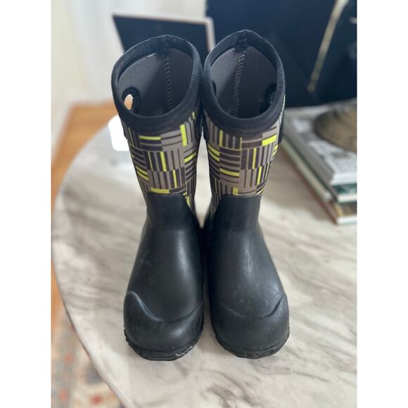 Bogs Kids Size 13 Black & Multi Color Green Printed Rain Boot - Picture 2 of 11